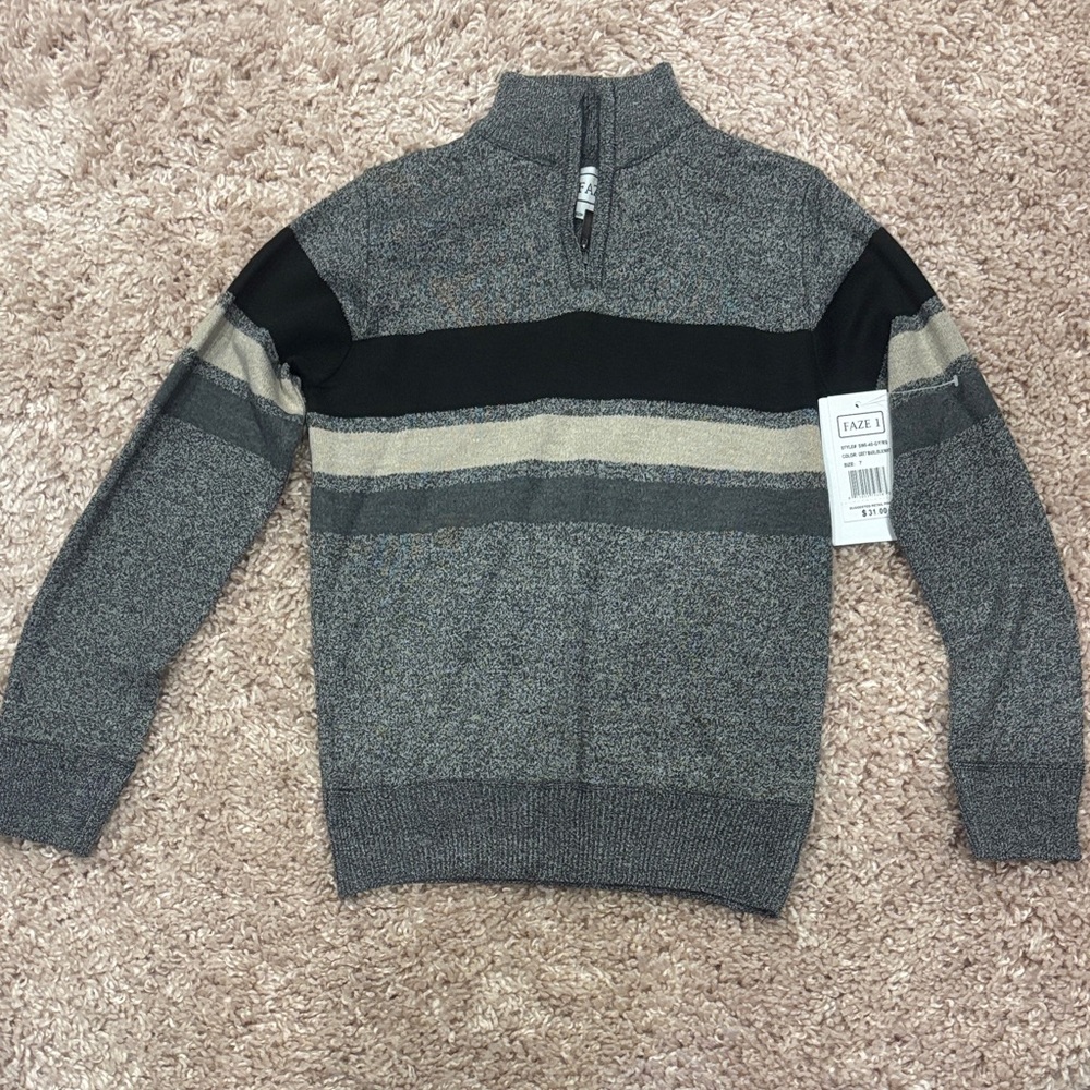 Boys NEW Gray and Black Zip-Up Sweater